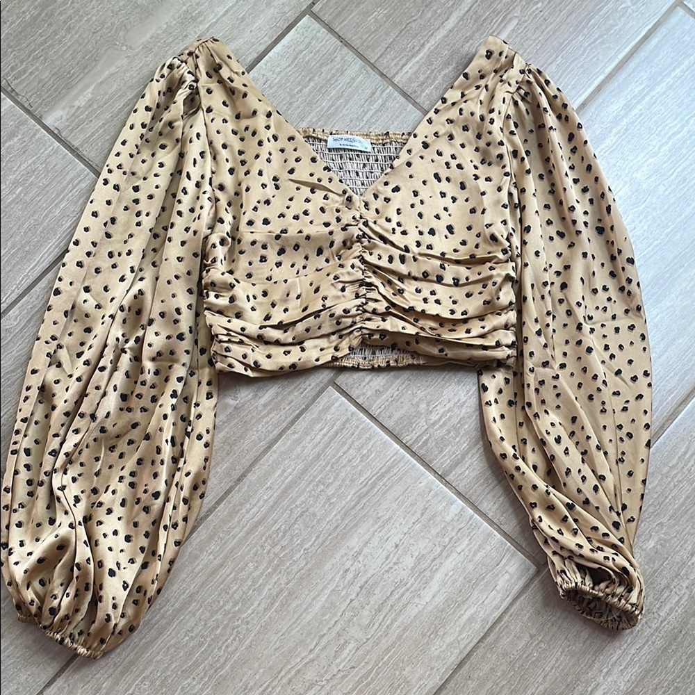 Animal Print Puff Sleeve Crop Top size Medium NWT